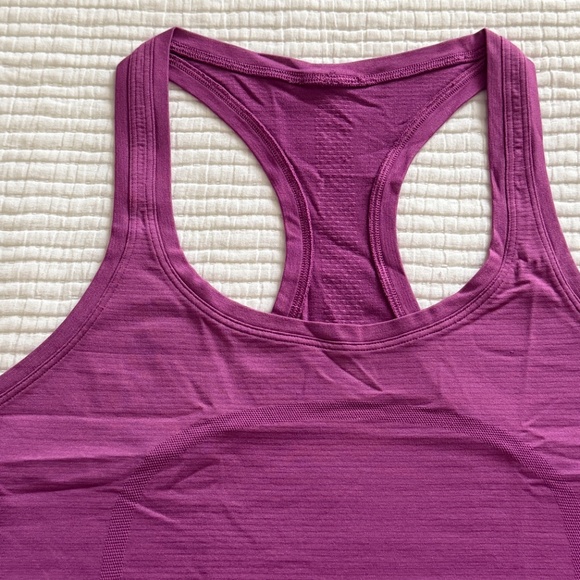 Lululemon Swiftly Tech Tank Top 2.0 in Vivid Plum (Size 10) - Picture 5 of 6